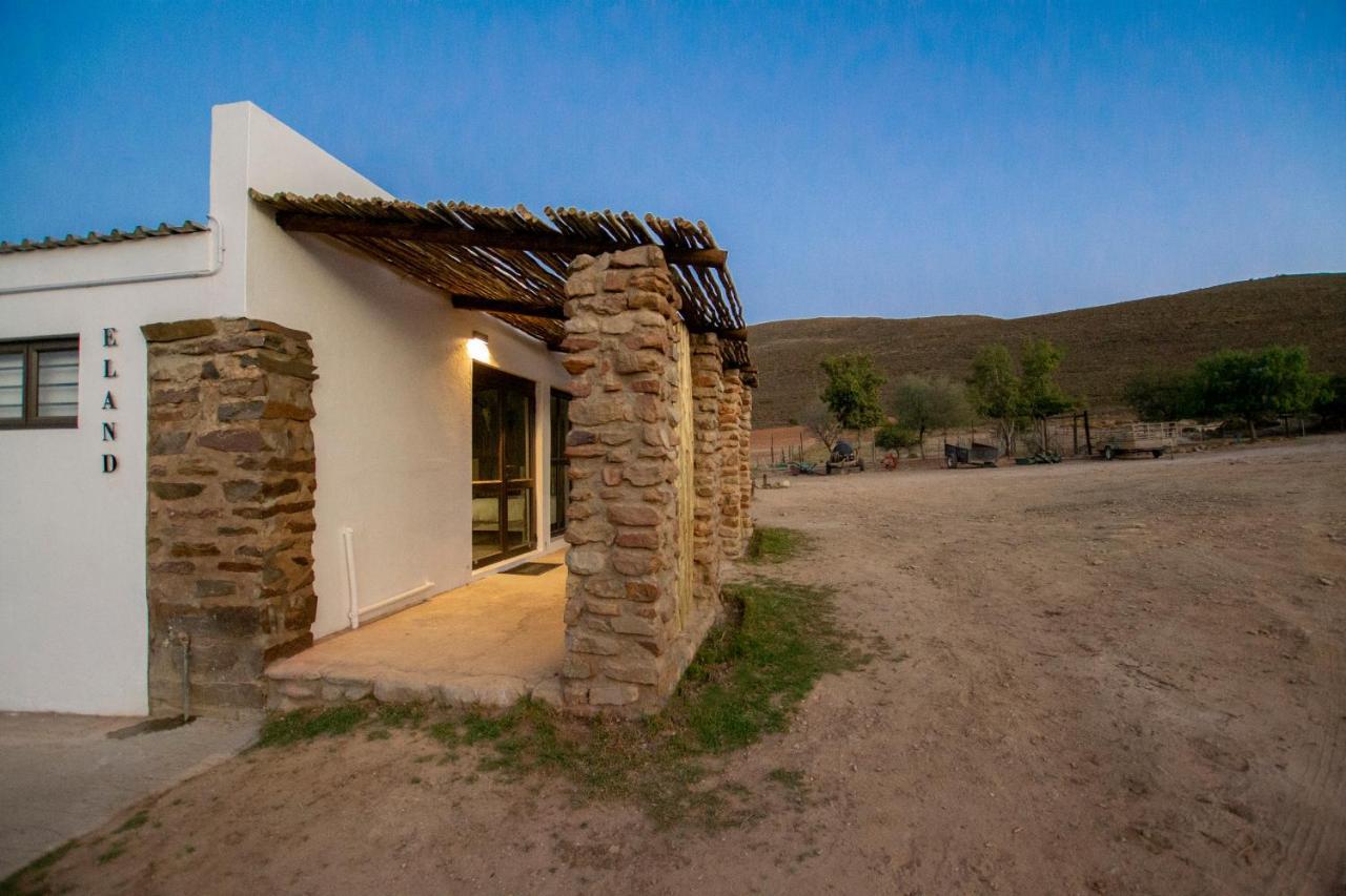 Desert Wind Private Guest And Game Farm Монтегю Экстерьер фото