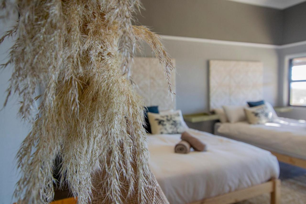 Desert Wind Private Guest And Game Farm Монтегю Экстерьер фото
