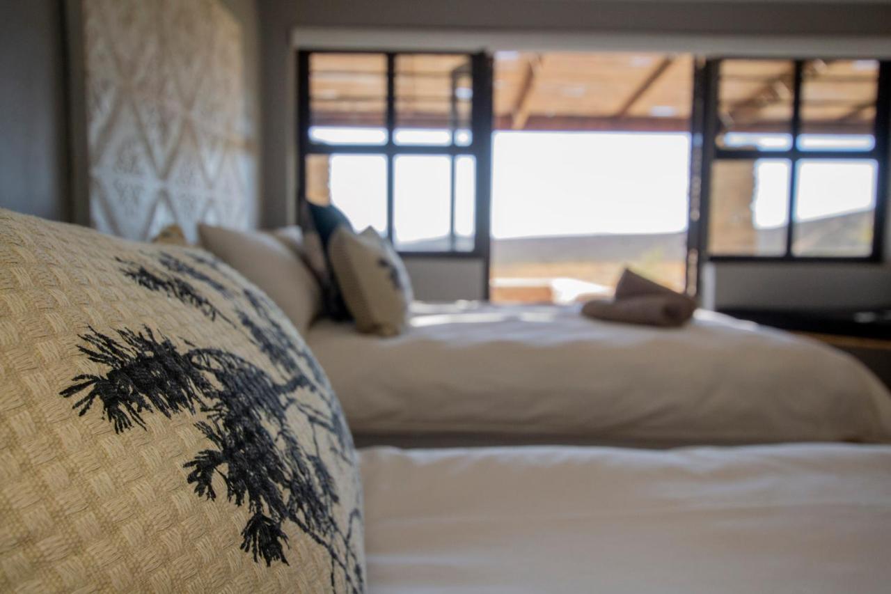 Desert Wind Private Guest And Game Farm Монтегю Экстерьер фото