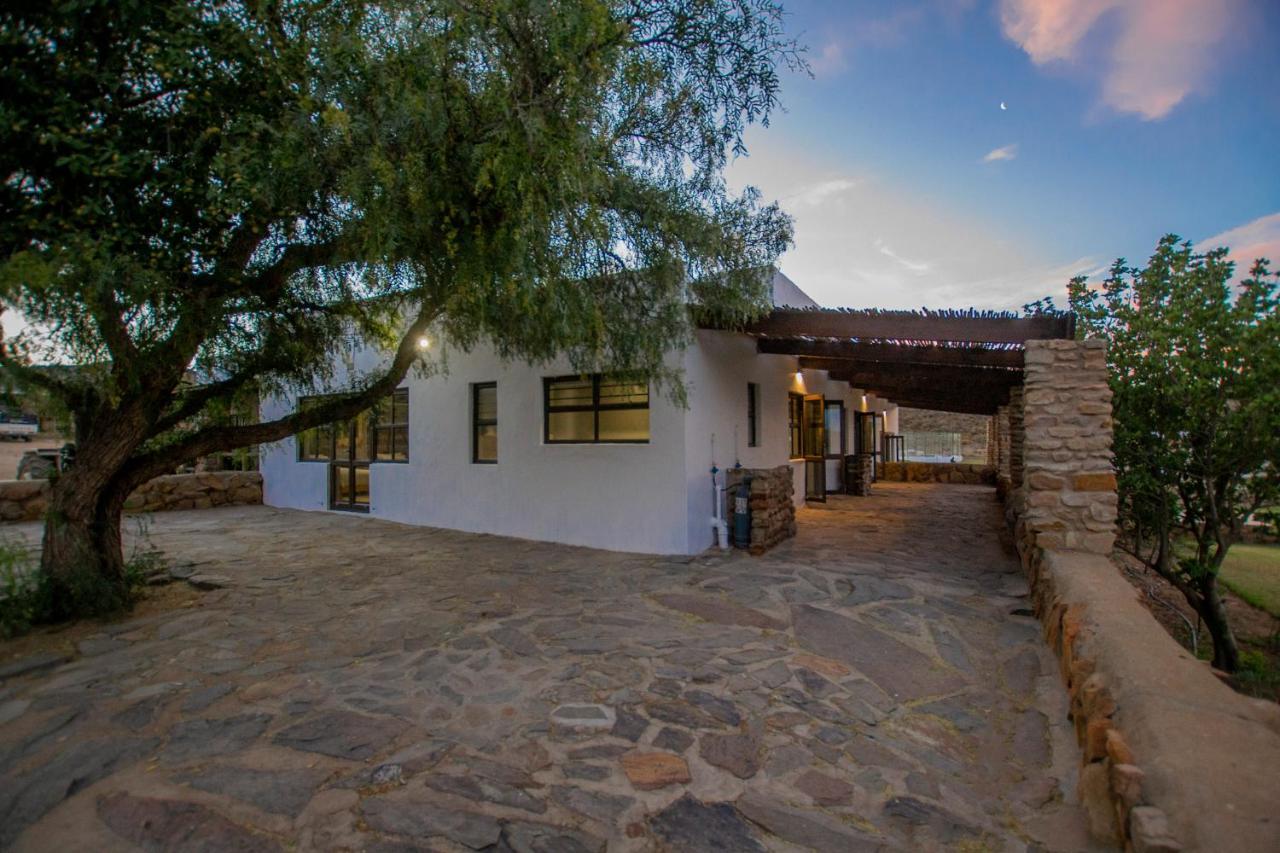 Desert Wind Private Guest And Game Farm Монтегю Экстерьер фото