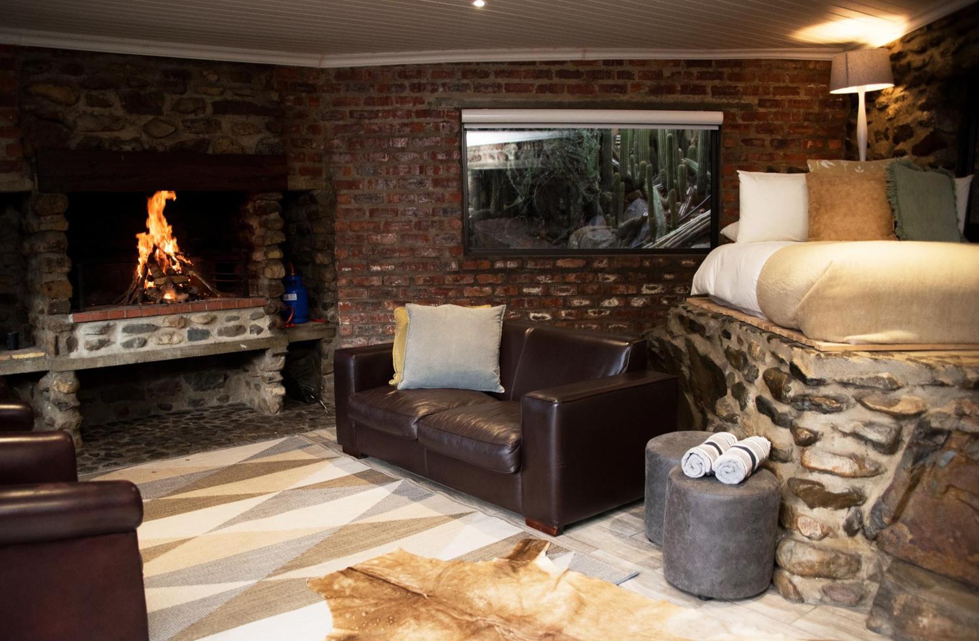 Desert Wind Private Guest And Game Farm Монтегю Экстерьер фото