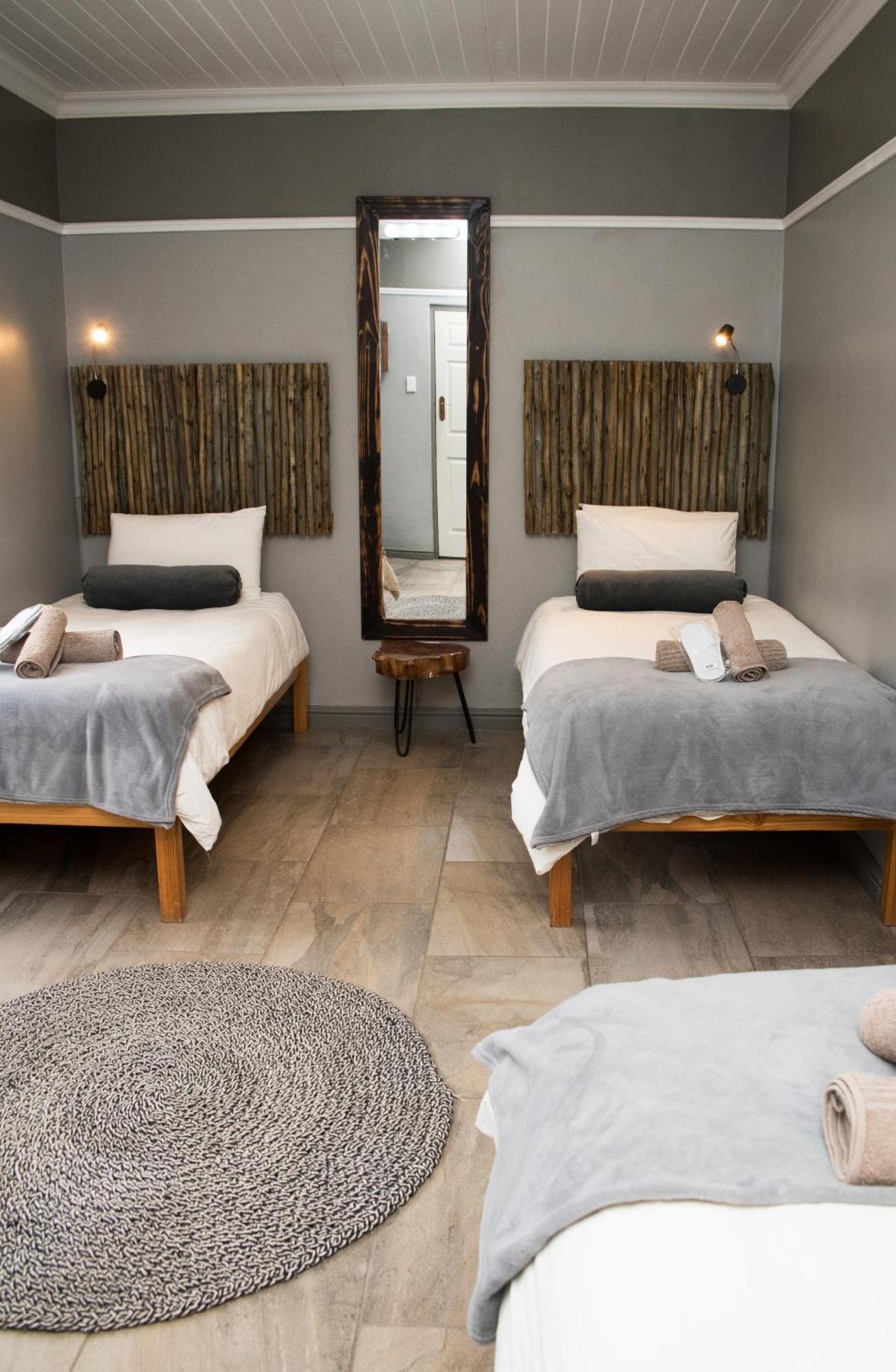 Desert Wind Private Guest And Game Farm Монтегю Экстерьер фото