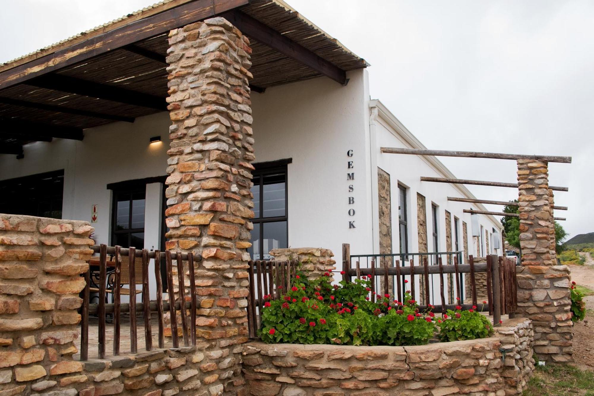 Desert Wind Private Guest And Game Farm Монтегю Экстерьер фото