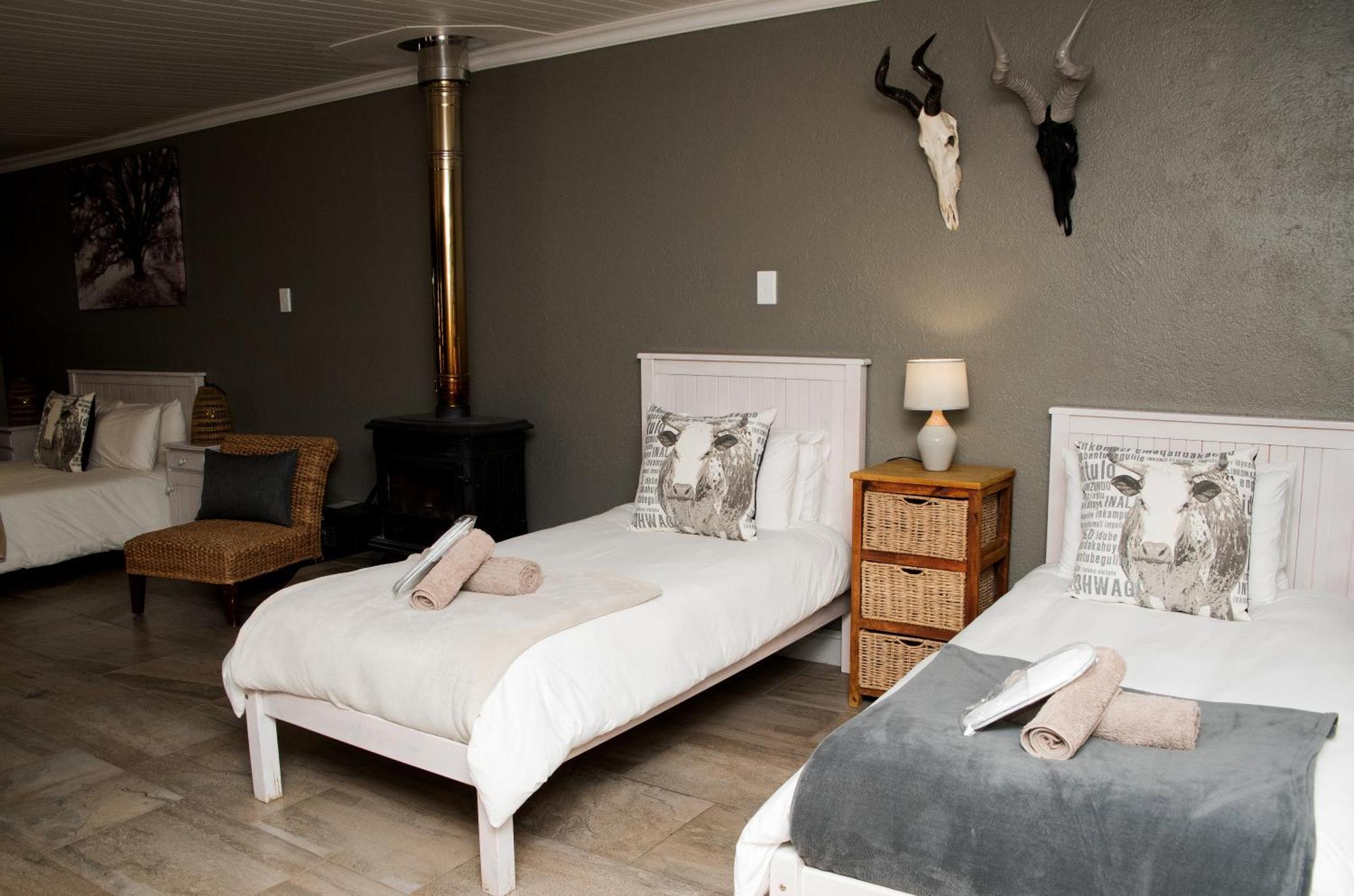 Desert Wind Private Guest And Game Farm Монтегю Экстерьер фото