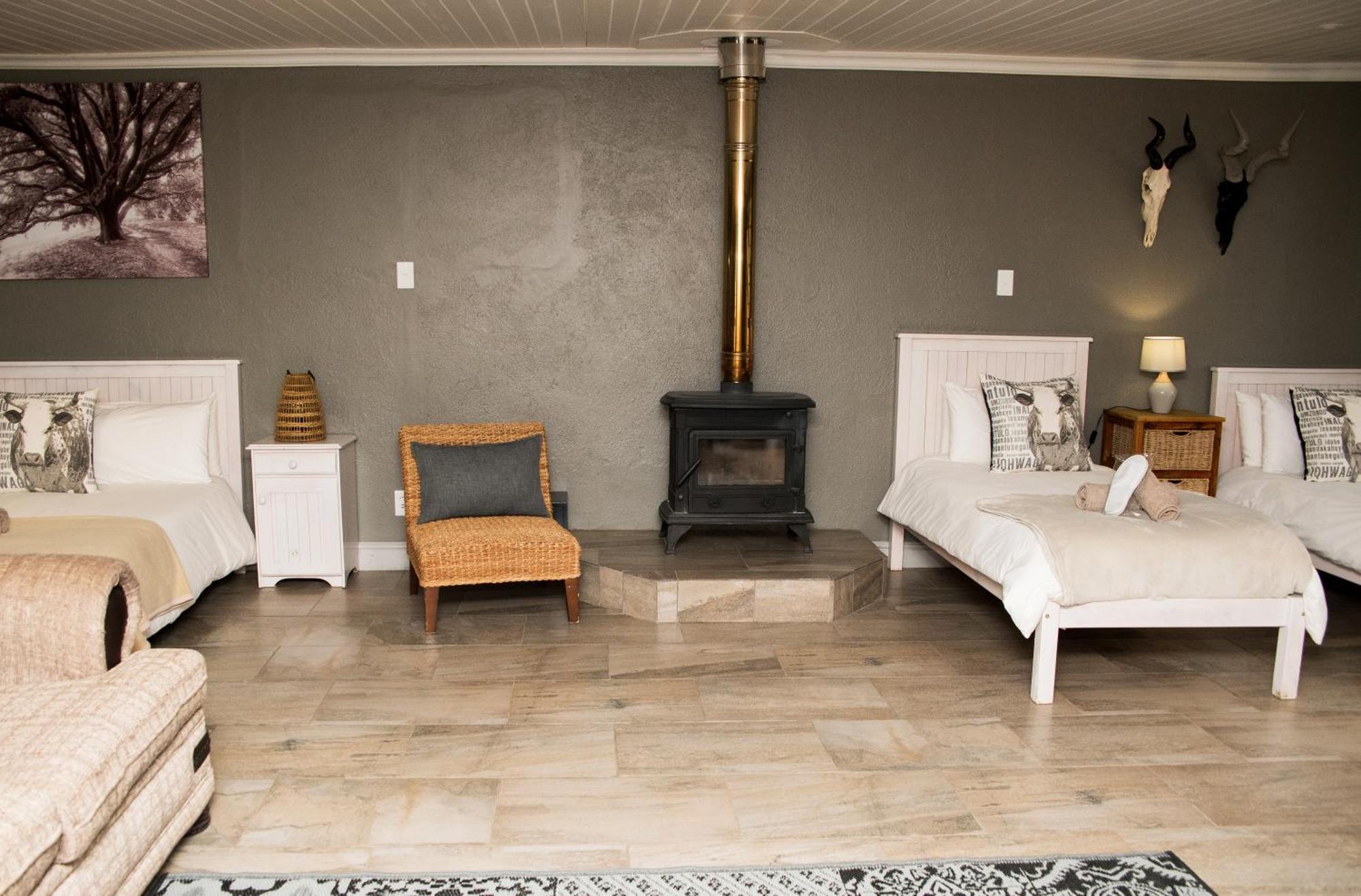 Desert Wind Private Guest And Game Farm Монтегю Экстерьер фото