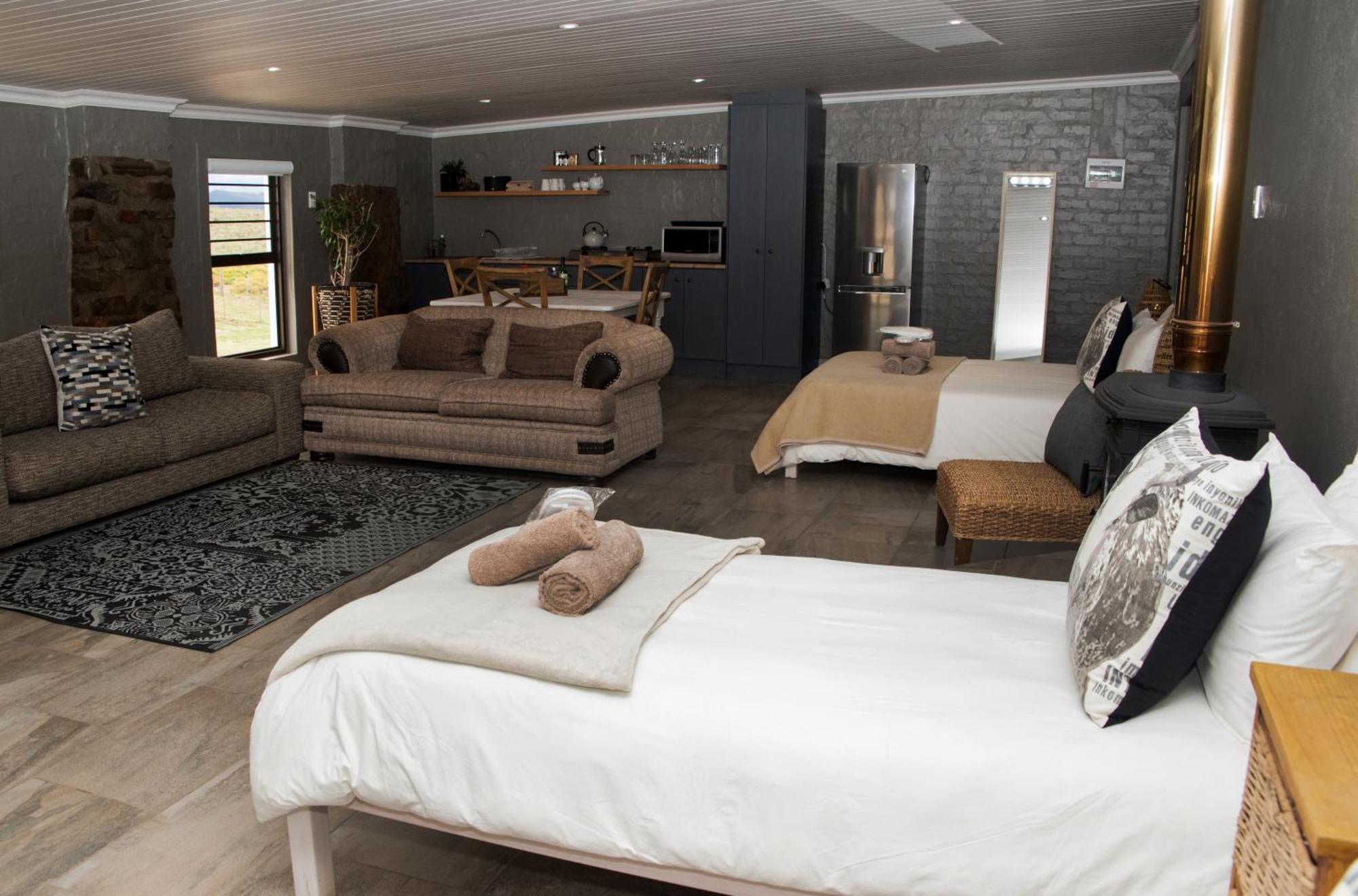 Desert Wind Private Guest And Game Farm Монтегю Экстерьер фото